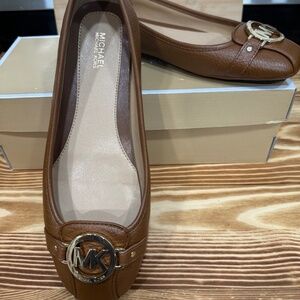 Michael Kors Fulton Moc Luggage Tumbled Gold Logo Leather Moccasins